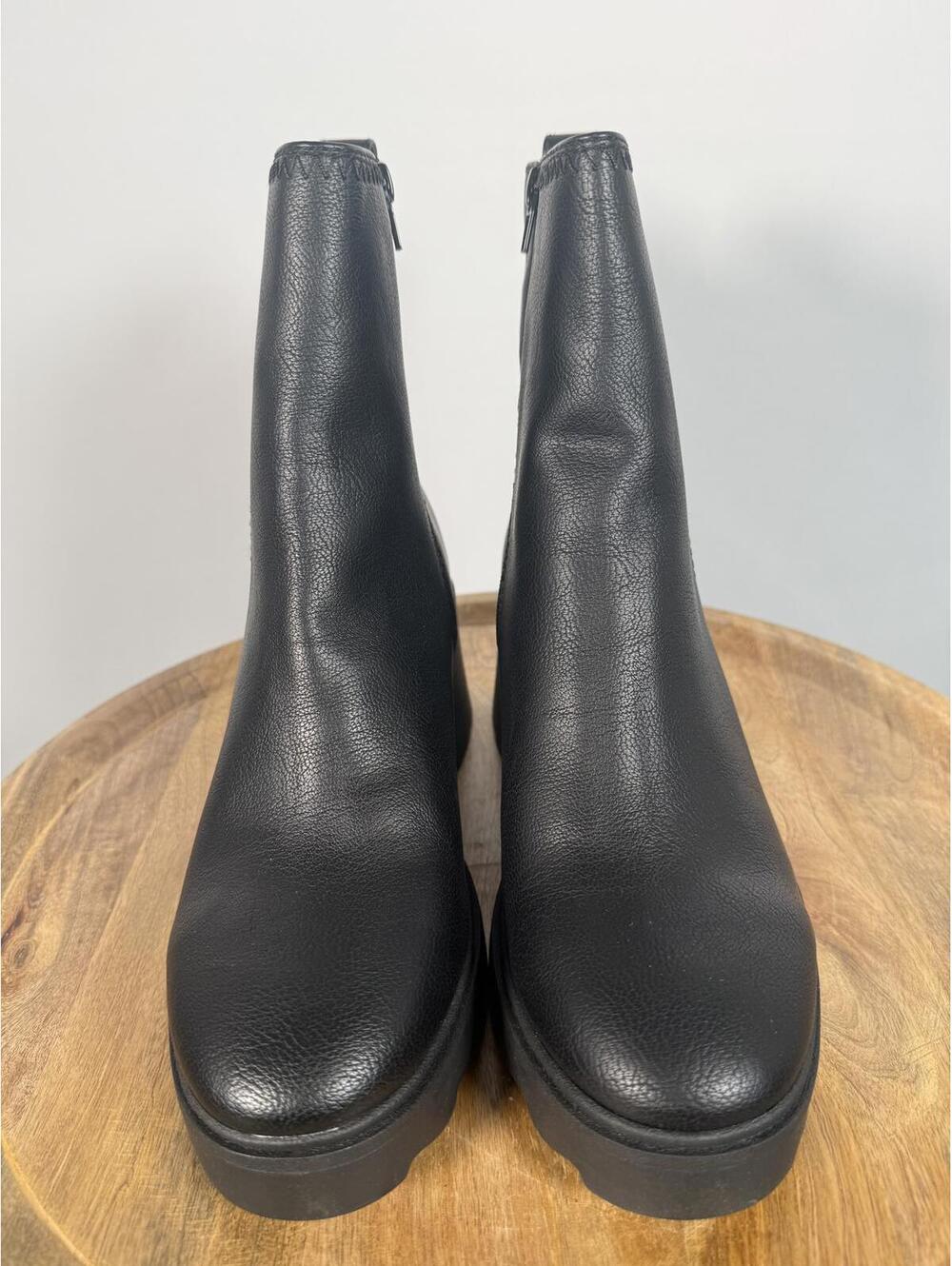NWB ZODIAC Teresa-Chels Black Ankle Boots Women’s 9.5 - Picture 3 of 9